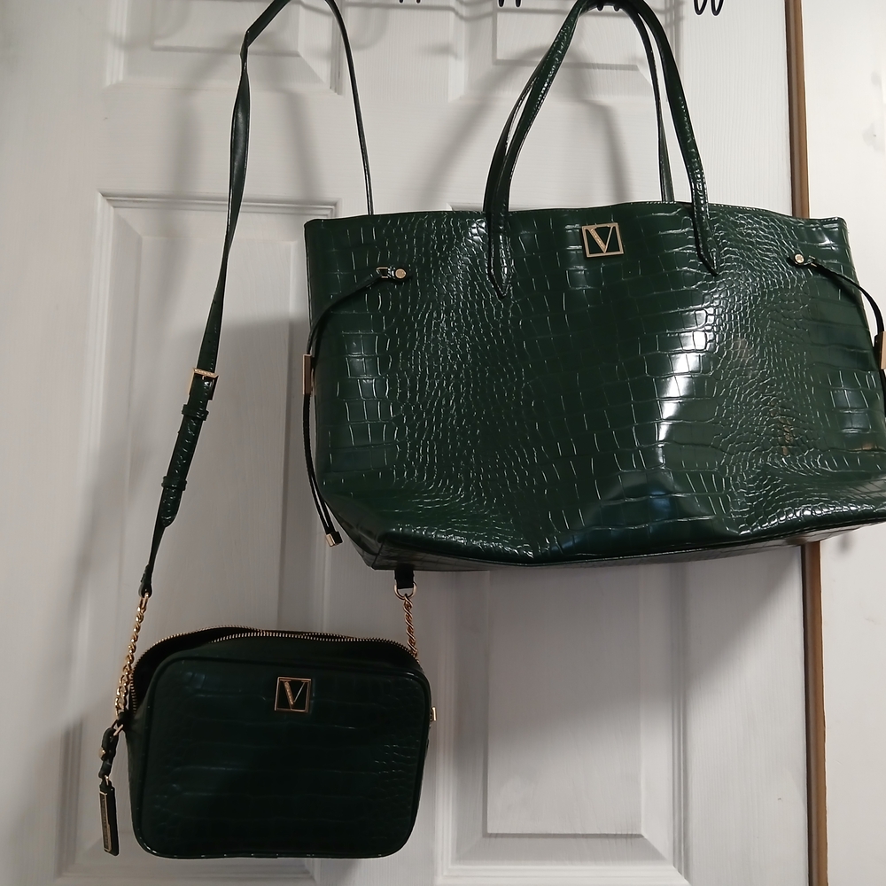 Elegant Green Tote and Crossbody Bag Set